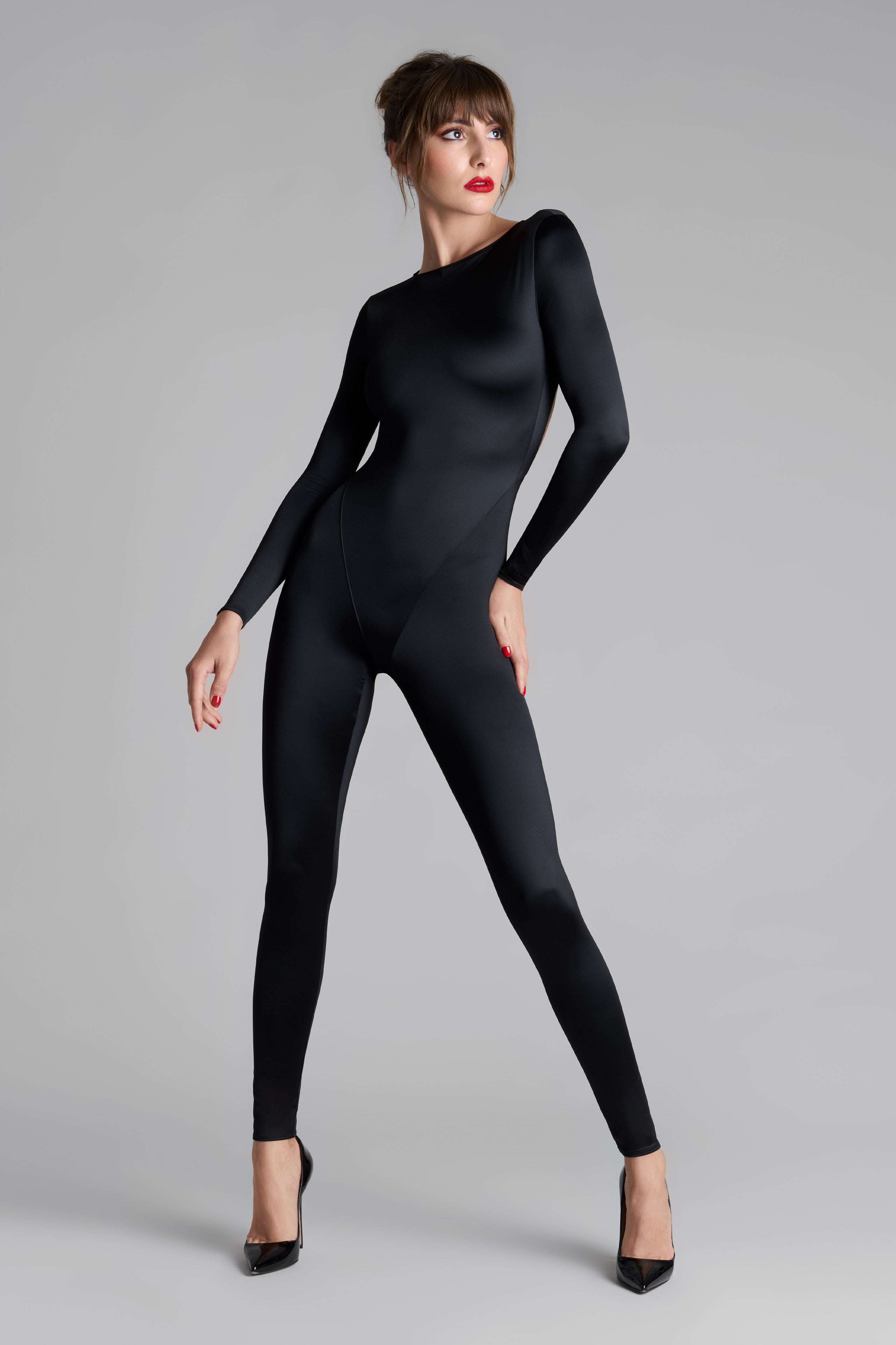 Langärmeliger jumpsuit mit Rückenausschnitt - French Kiss
