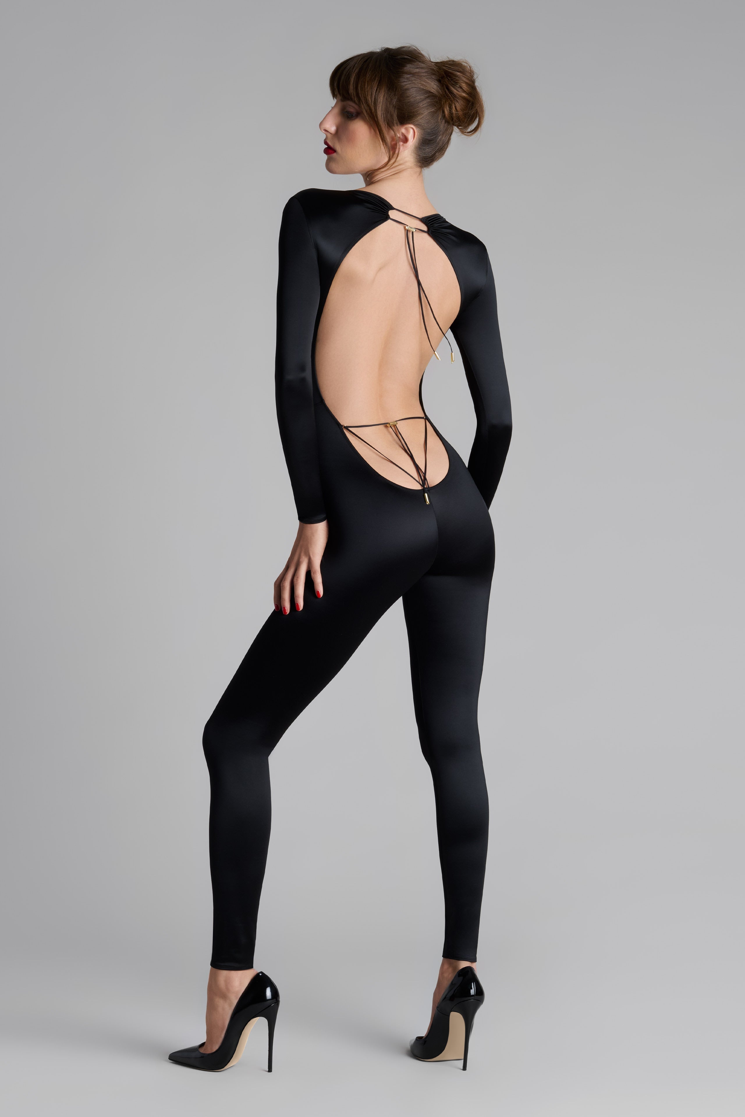 Langärmeliger jumpsuit mit Rückenausschnitt - French Kiss
