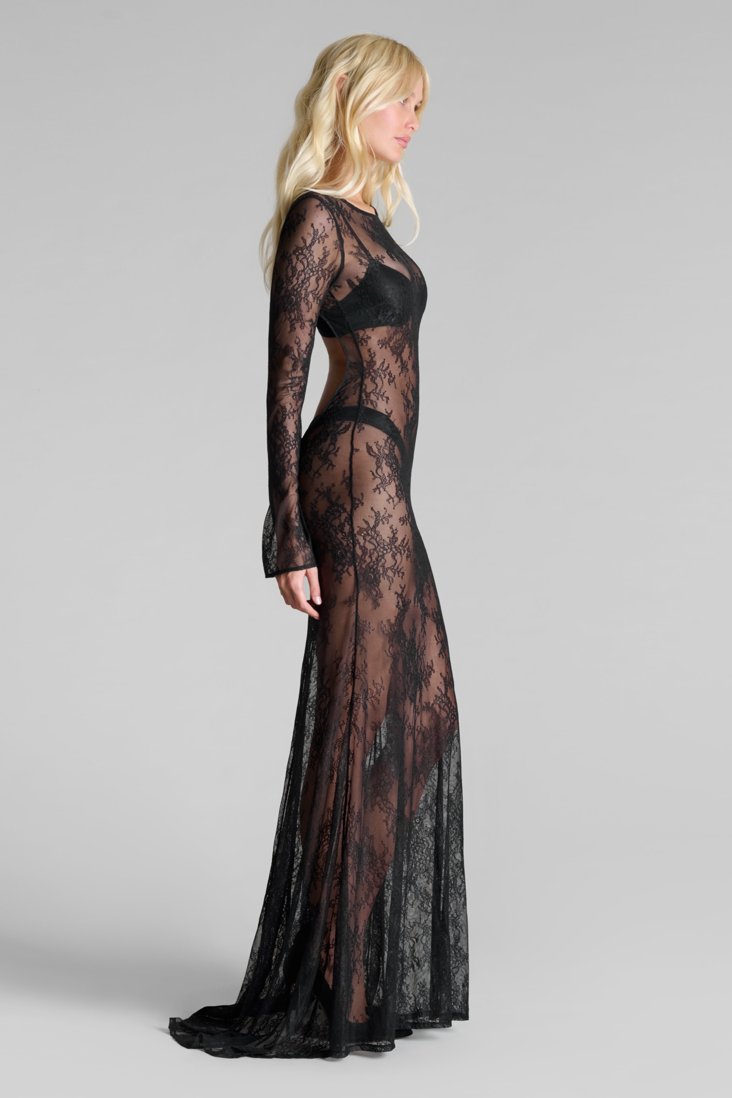 030 - Long lace backless dress - Le Vestiaire