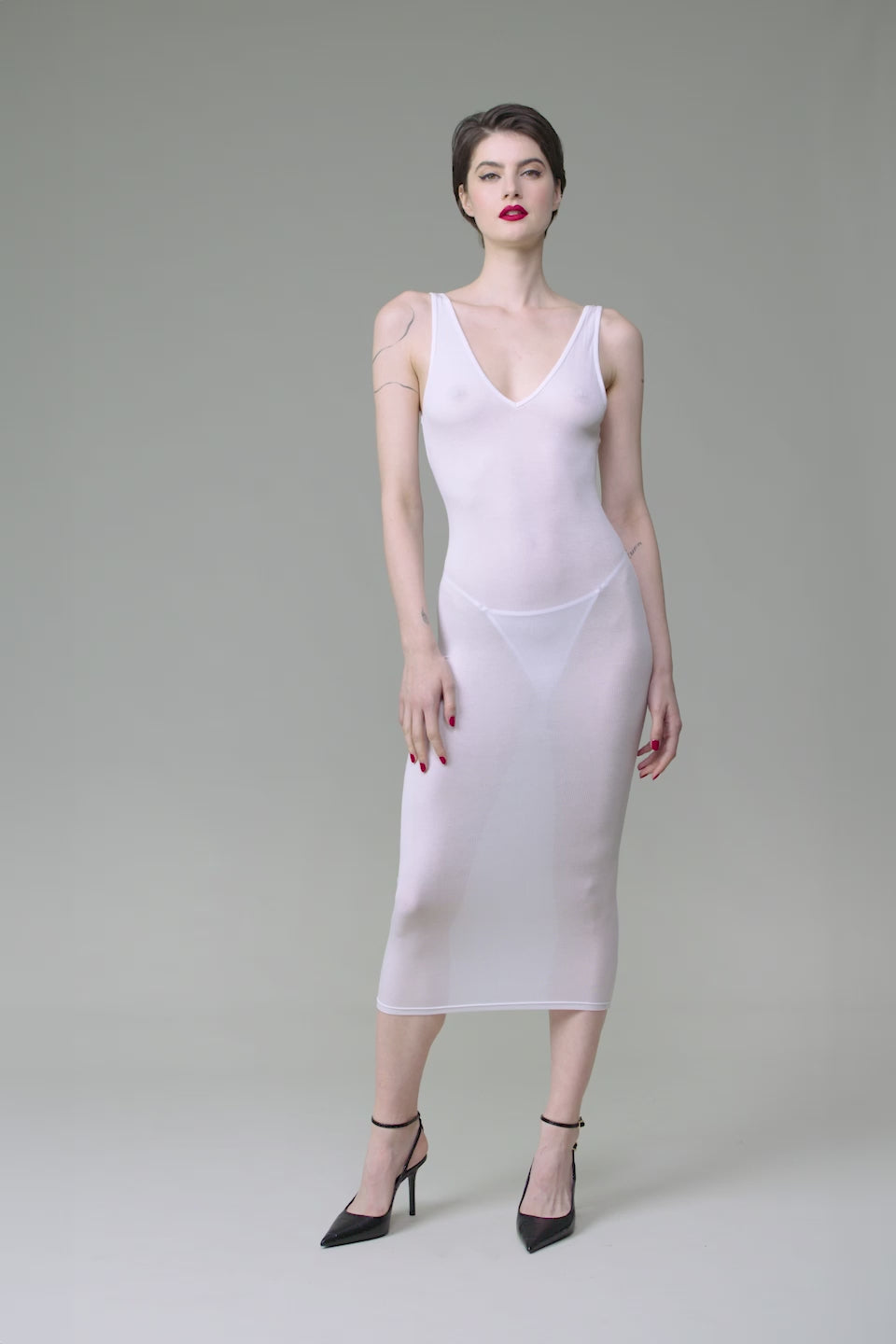 Naked back dress - La Femme Amazone